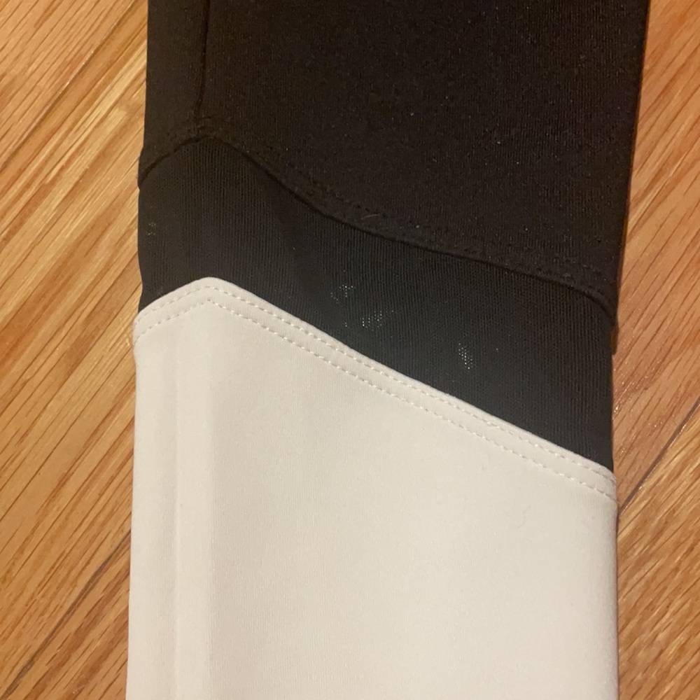 Barry’s Bootcamp Leggings - Picture 5 of 6